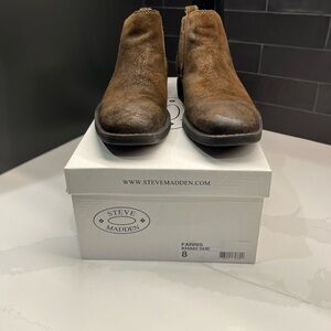 Steve Madden Size 8 Men’s Shoes.  Nice Leather, Great shape.